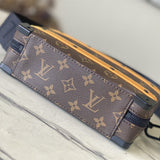  carryall bag close-up of hardware and finish