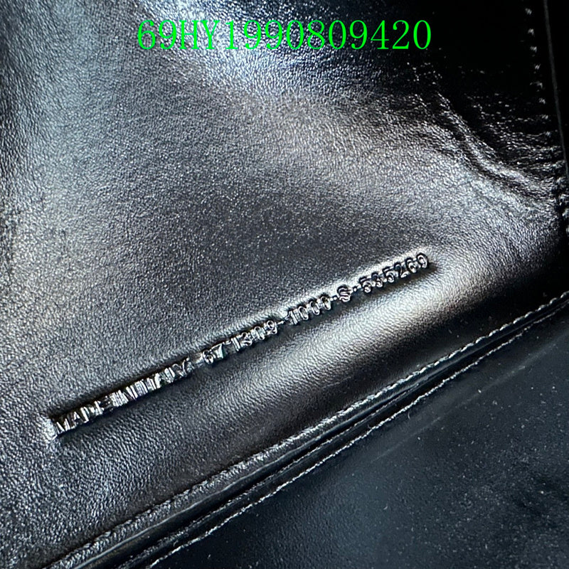 Ziva's Charm handbag – detail view (one versatile size)