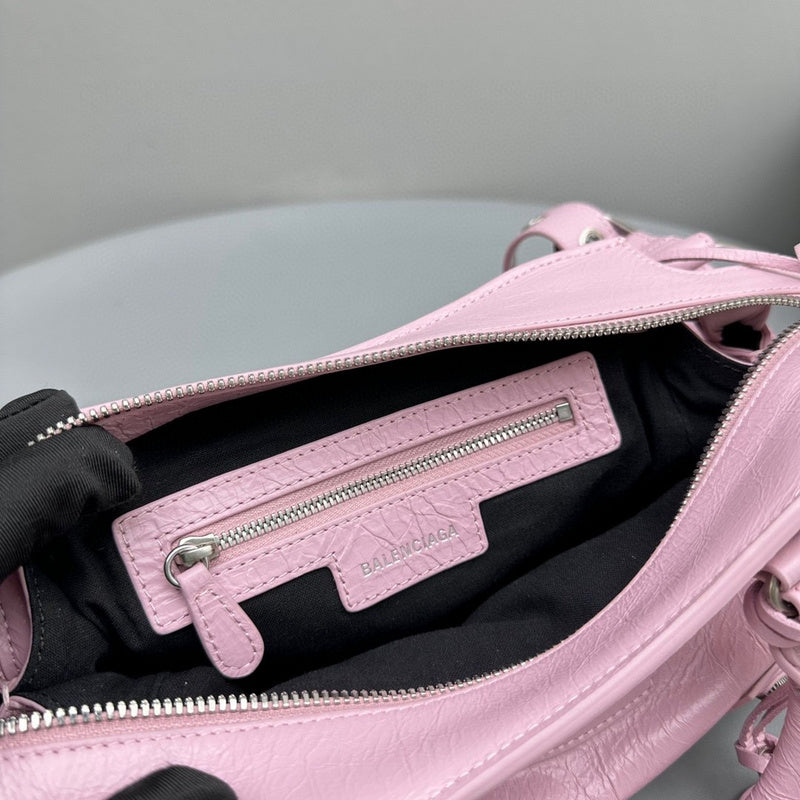 Zivas Charm Streamlined Design Statement Handbag (Structured Everyday Essential) – Detail View