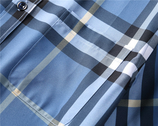 Three-quarter angle view of Burberry luxury piece style No.580