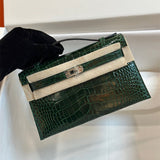  smart carryall bag detail view showing craftsmanship 20
