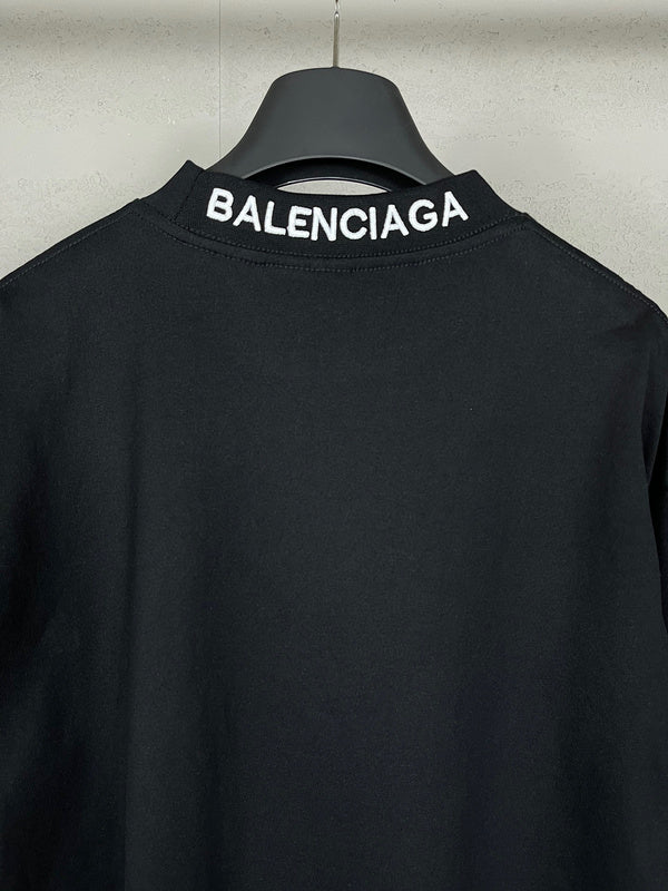 Side profile view of Balenciaga luxury piece style No.239