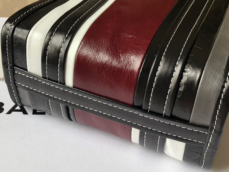 Effortless Premium PU Leather Handbag - Premium Craftsmanship Detailing | Women's Everyday Carry Handbag #938 - back view (image 4) of designer-inspired handbag