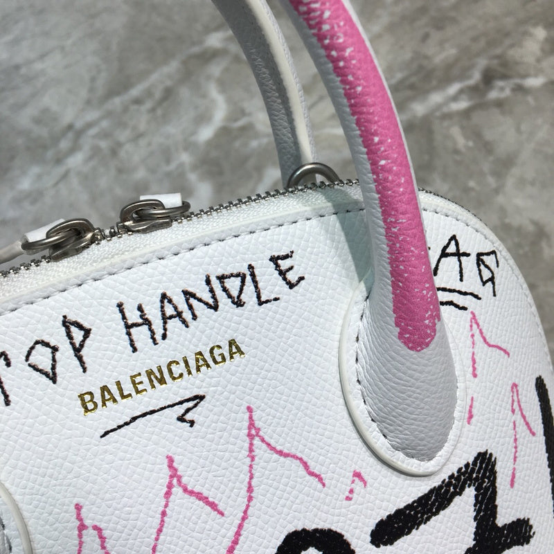 Modern Vegan Leather Handbag - Everyday Elegance | Women's Everyday Carry Handbag #875 - texture close-up (image 9) of designer-inspired handbag
