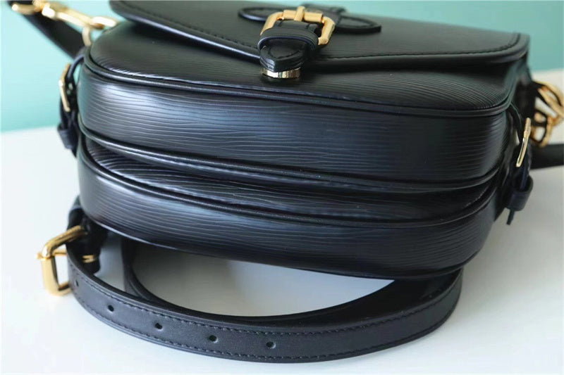  timeless crossbody bag styled with outfit 12