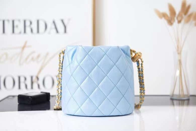  handbag, compact everyday style, image 5