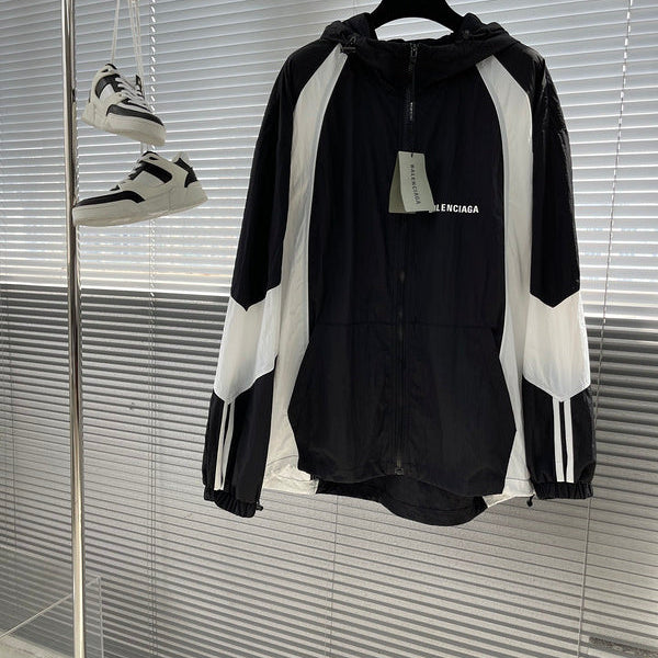 Side profile view of Balenciaga luxury piece style No.216