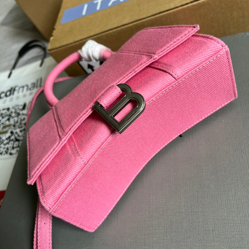 Styled lifestyle shot of statement refined women's handbag – women's premium purse