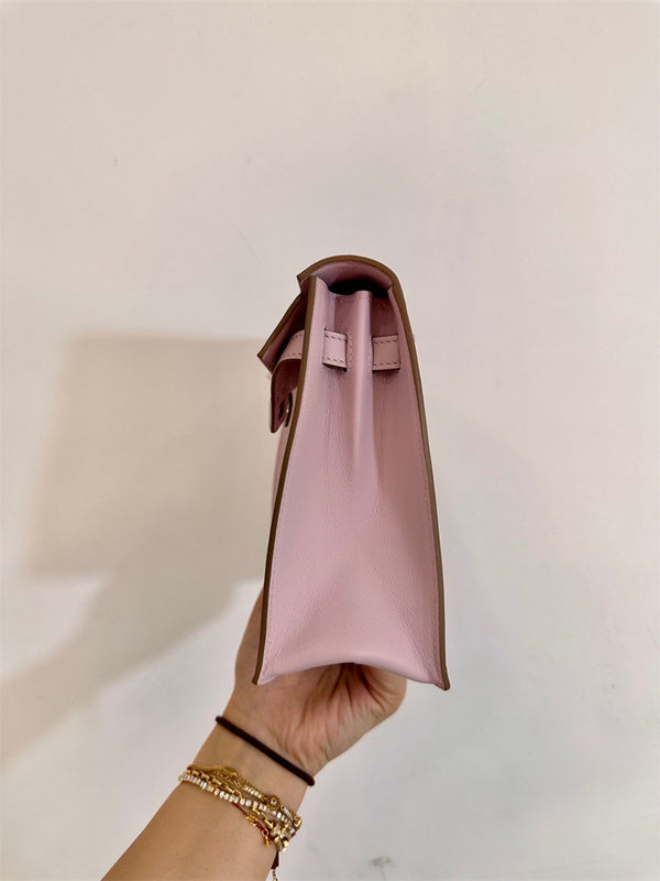  tailored structured bag detail view showing craftsmanship 8