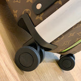  satchel close-up of hardware and finish 11