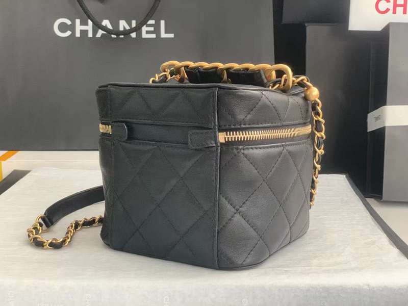 Zivas Charm Elevated Essentials Luxury Handbag (Everyday Luxury Essential) – Interior View