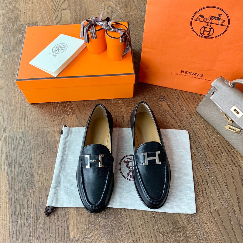 Hermès Grey Platform Heels - Side Profile View