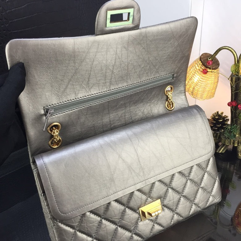  spacious purse view 8
