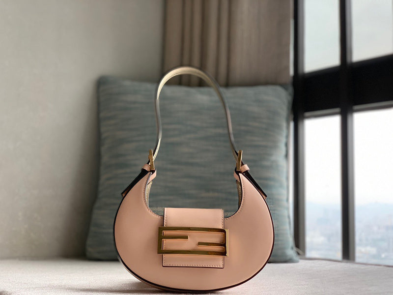 Ziva's Charm handbag – detail view (22cm*4.5cm*17.5cm)