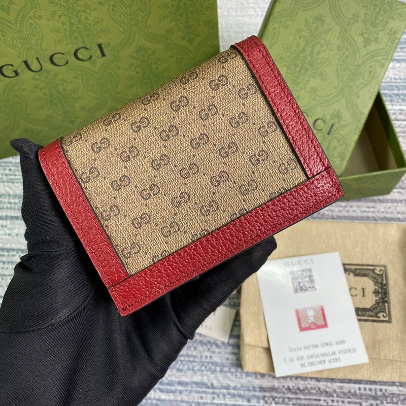 Front view of classic refined women's handbag – women's luxury accessory
