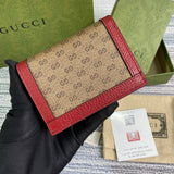 Front view of classic refined women's handbag – women's luxury accessory
