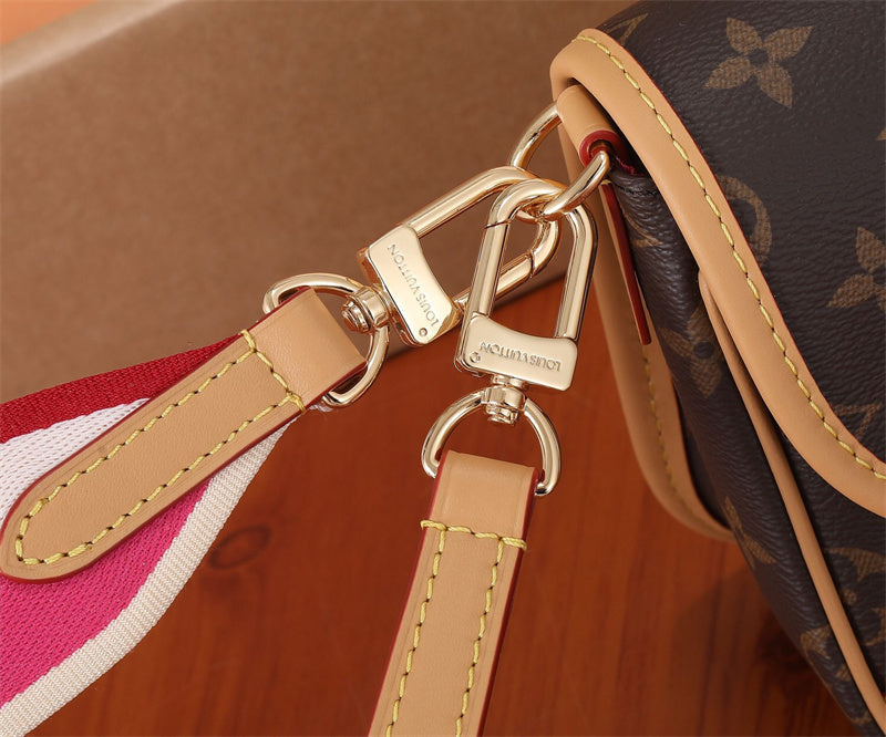  Graceful shoulder bag carried on shoulder 10