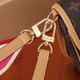  Graceful shoulder bag carried on shoulder 10