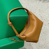Ziva's Charm handbag – detail view (21cm*17cm*12.5cm)