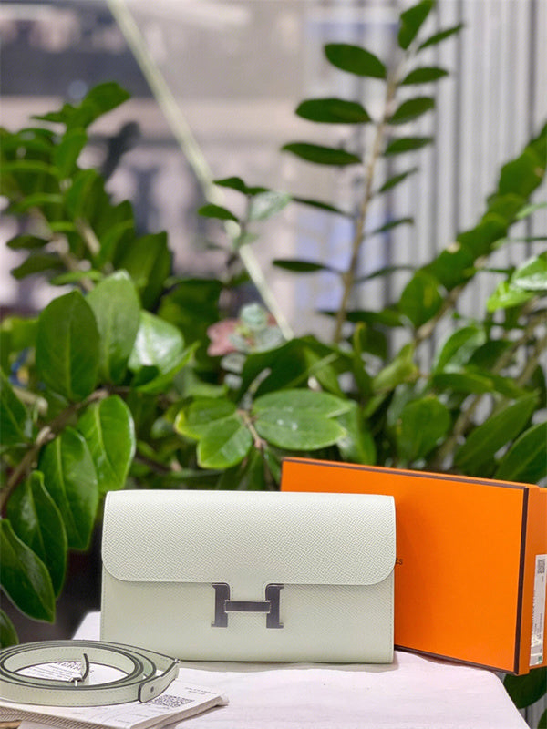 Side view of crisp structured handbag