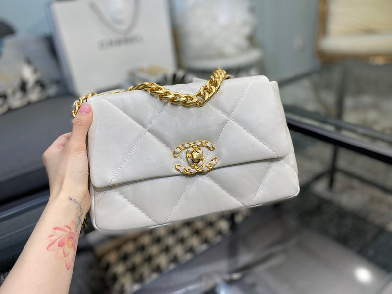 Zivas Charm Contemporary Flair Designer Handbag (Structured Everyday Essential) – Close-Up Detail