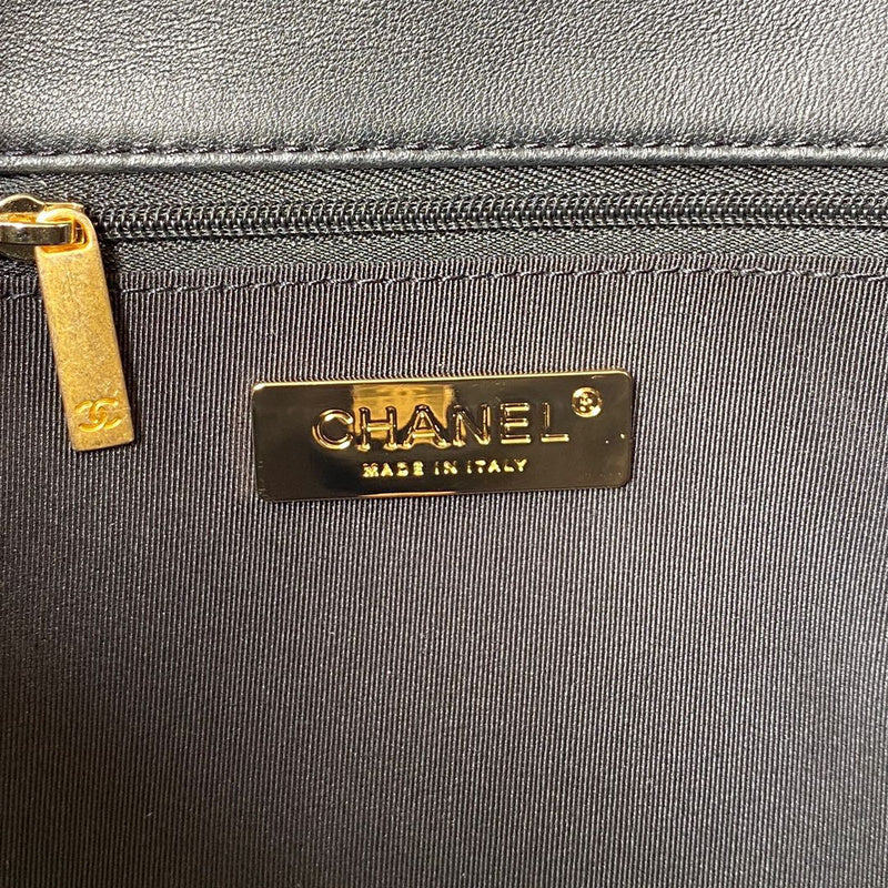  spacious purse view 9