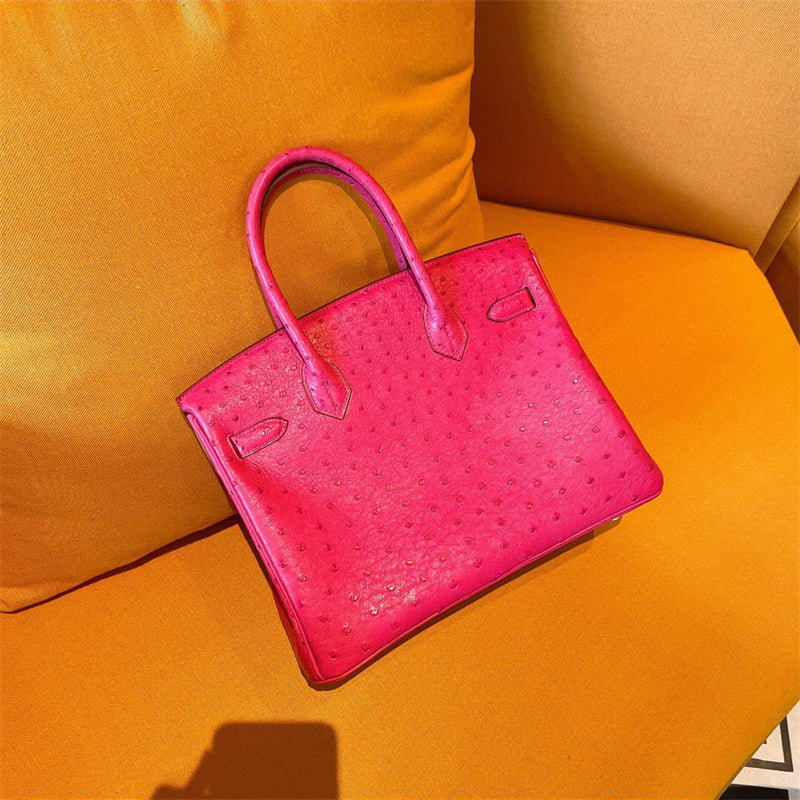  Effortless crossbody bag front view