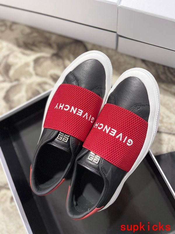 Givenchy shoes Style 033 - close-up of luxury comfort fit