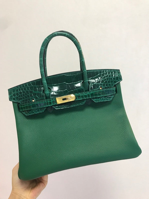 Elegant structured bag carried on shoulder 10