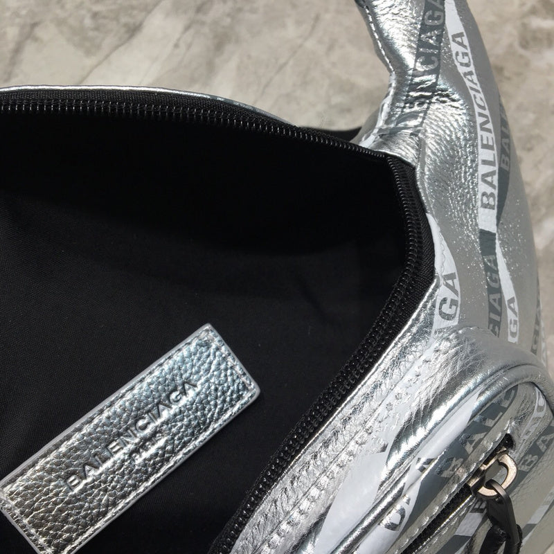 Contemporary Vegan Leather Handbag - Everyday Elegance | Women's Premium Handbag #236 - alternate angle view (image 8) of designer-inspired handbag