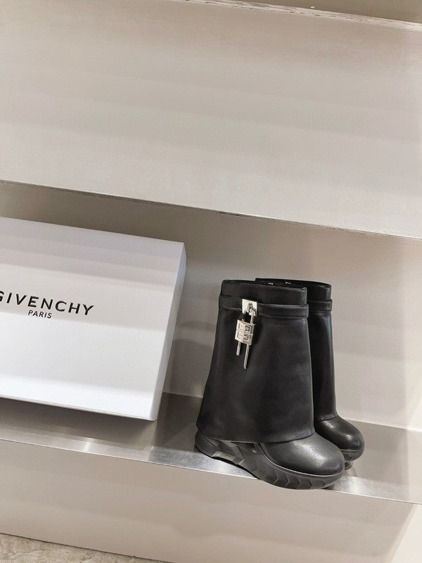 Givenchy Tan Ankle Boots - Toe Detail View