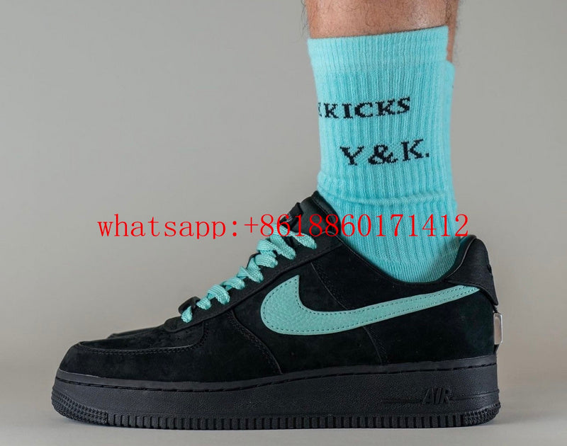Nike all-black luxury sneakers view 6 everyday casual design