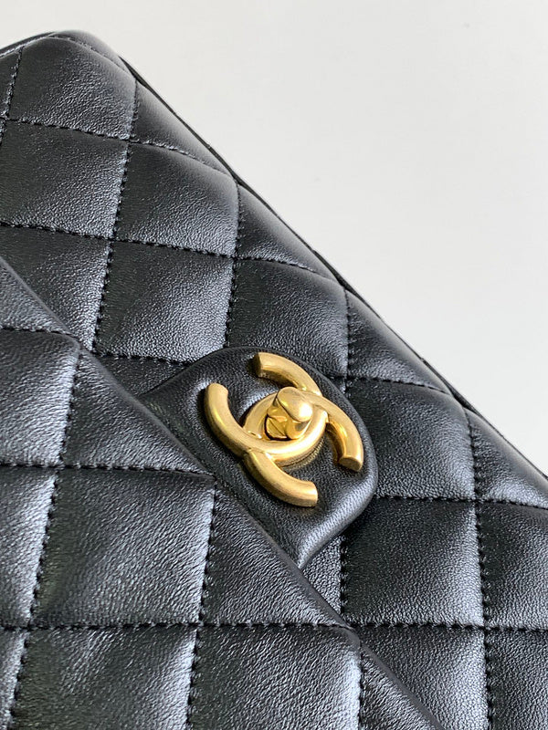  women's handbag, mid design, view 4