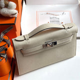  essential shoulder bag styled with outfit 24