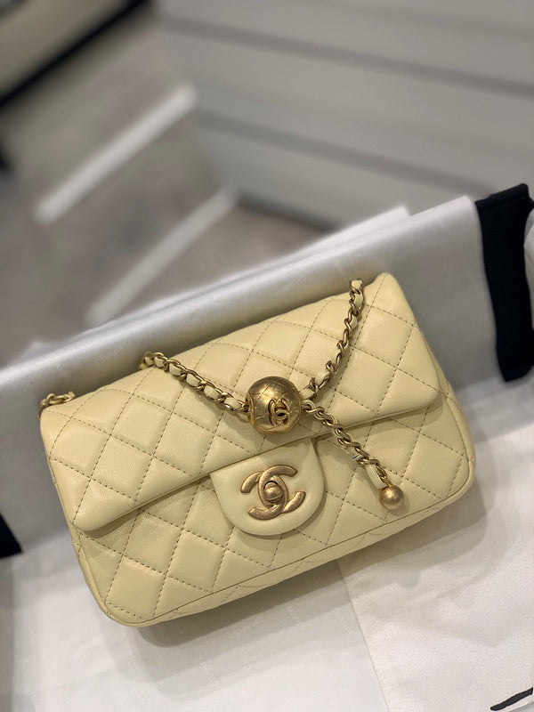  women's handbag, mid design, view 1