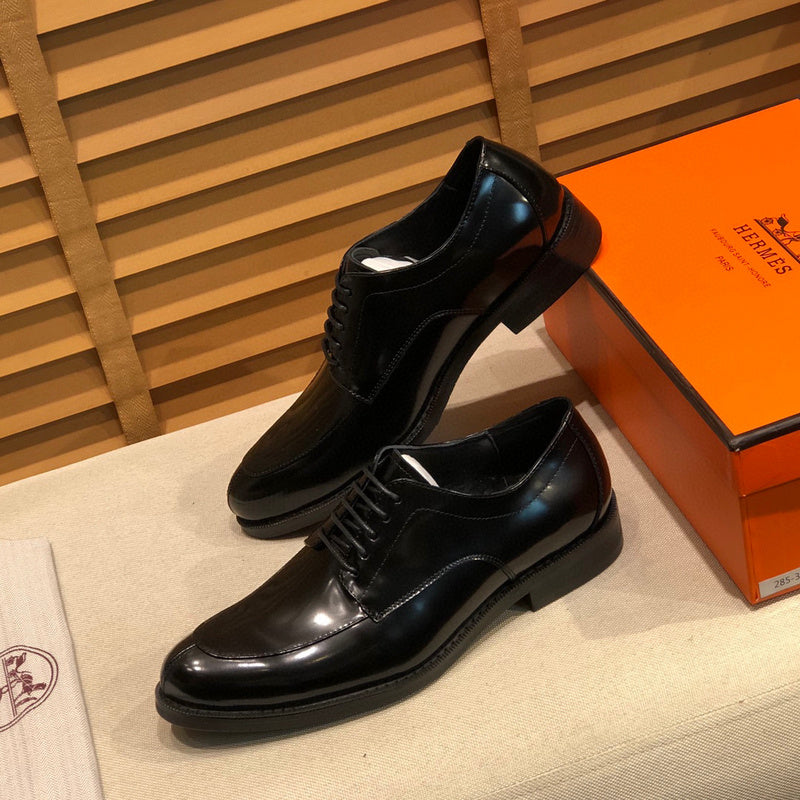 Hermès Black Pointed-Toe Flats - Sole Detail View