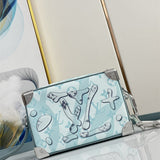  Tailored everyday bag carried on shoulder