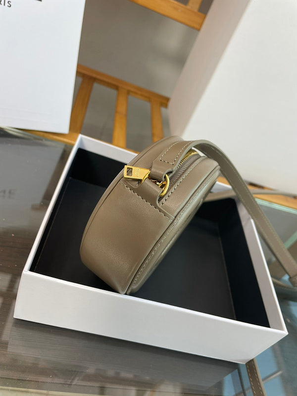 Back view of polished modern women's handbag – women's everyday handbag