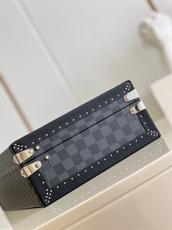  Essential everyday bag front view 13