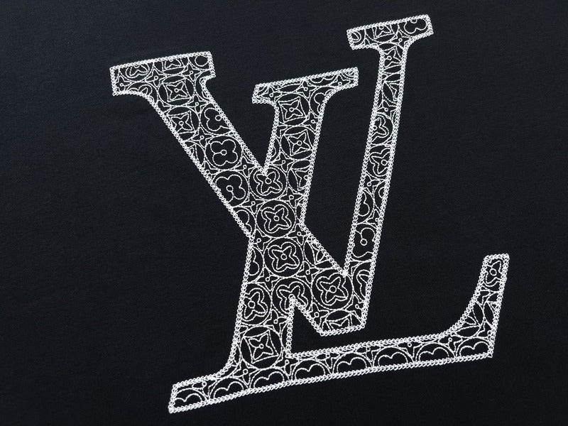 Full styled look of Louis Vuitton cotton t-shirt with contemporary cut