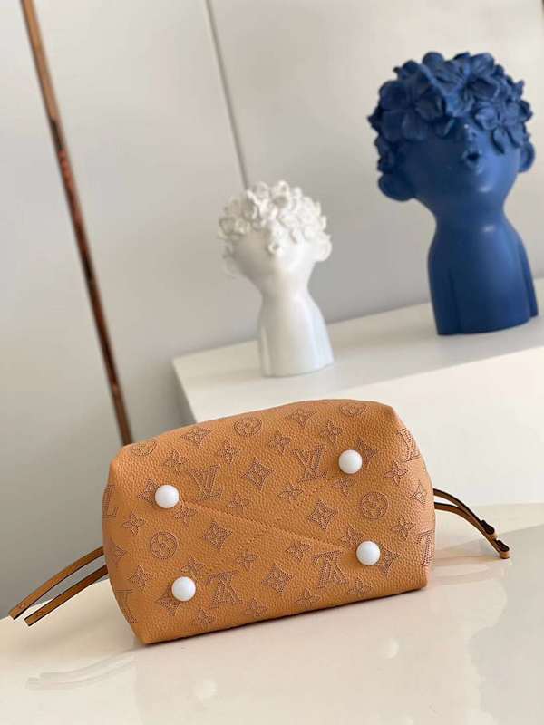Close-up detail of signature everyday-luxe women's handbag – women's premium purse