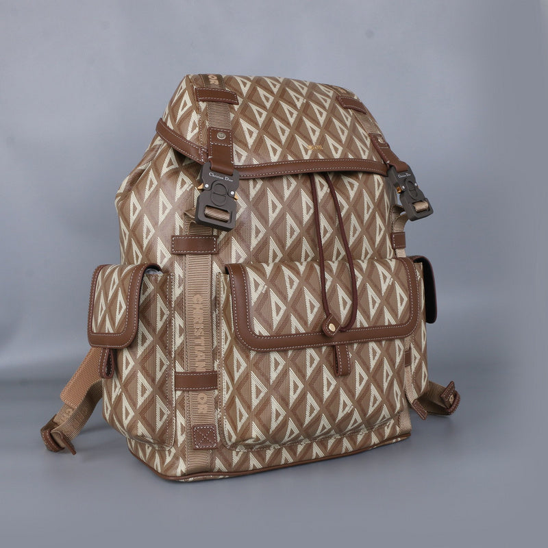 Interior view of structured polished women's handbag – women's everyday handbag