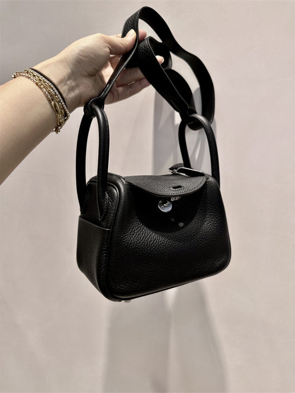  tote bag interior and compartment view