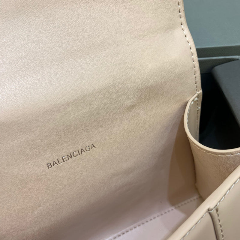Refined Faux Leather Handbag - Sleek Minimalist Lines | Women's Luxury Handbag #572 - texture close-up (image 9) of designer-inspired handbag