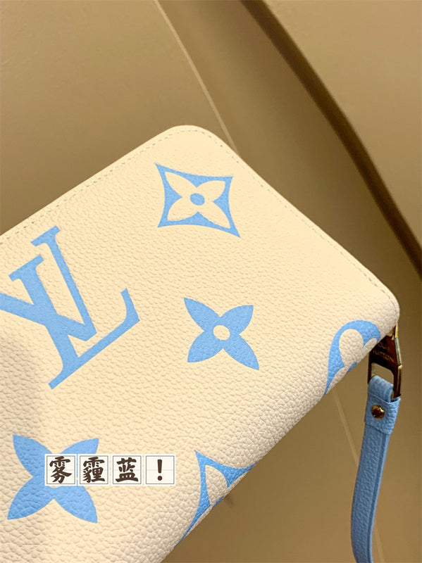  Structured crossbody bag front view 7