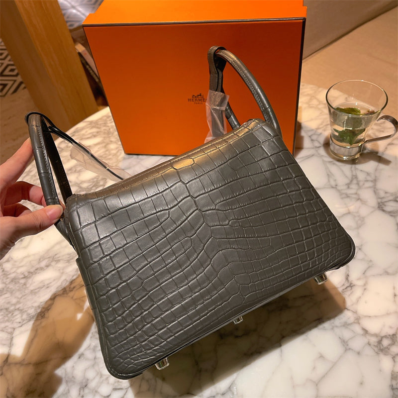  essential structured bag detail view showing craftsmanship 20