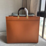 Ziva's Charm handbag – close-up view (40cm*20cm*35cm)