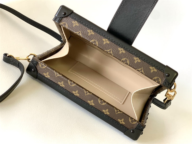  Minimalist everyday bag front view 7
