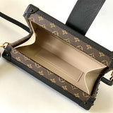  Minimalist everyday bag front view 7