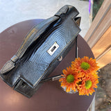  Sleek carryall bag front view 7